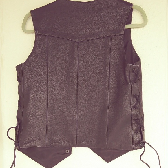 💀Leather Vest💀 - Picture 2 of 4